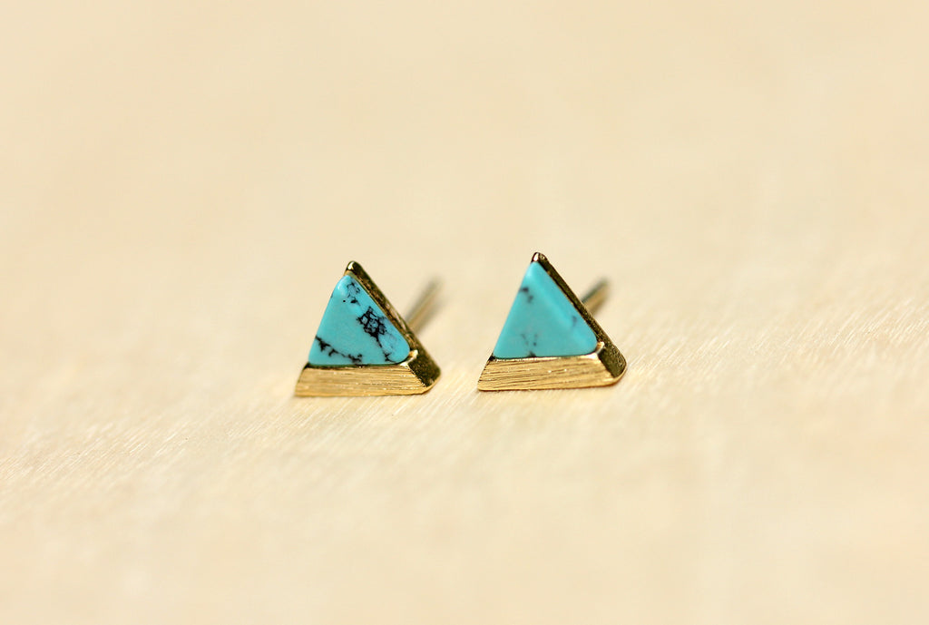 Dainty real gem stone gold split triangle ring from Diament Jewelry, a gift shop in Washington, DC.